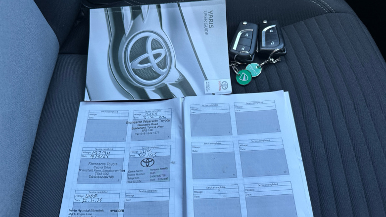 Toyota Yaris 1.5 VVT-i Icon 5dr Petrol Hatchback